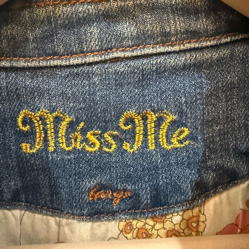 Miss Me Blue Cancun Cropped Jean Jacket with Contrast Stitching Size Large - Picture 3 of 9